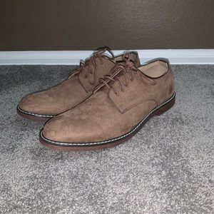 Brown dress shoes